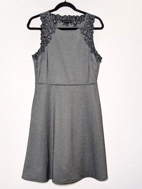 Banana Republic Black Sleeveless Gray Embroidered Floral A-Line Dress‎ 8